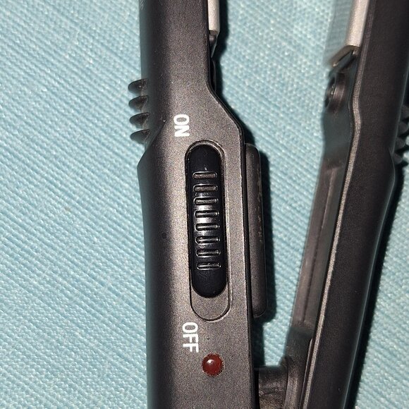 Conair Mini Pro Flat Iron - Picture 4 of 5